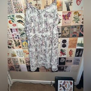 Reitmans XXL white dress with purple floral print slight flutter sleve